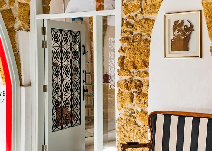 Eagle Eye מלון *